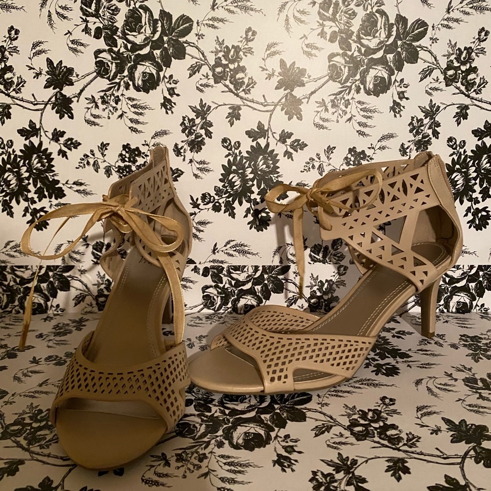 Impo Beige Heels sz 10m